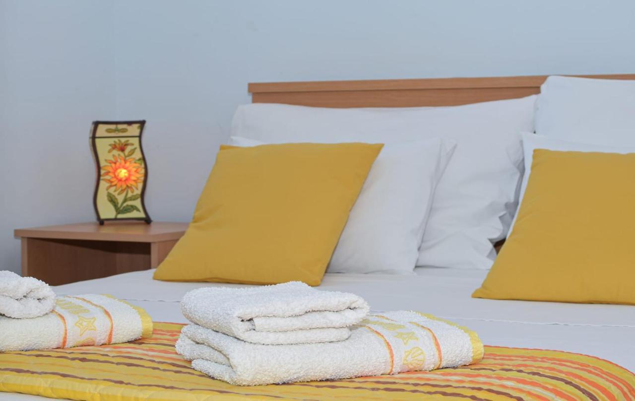 Apartments Santo Trogir - Okrug Gornji Eksteriør billede