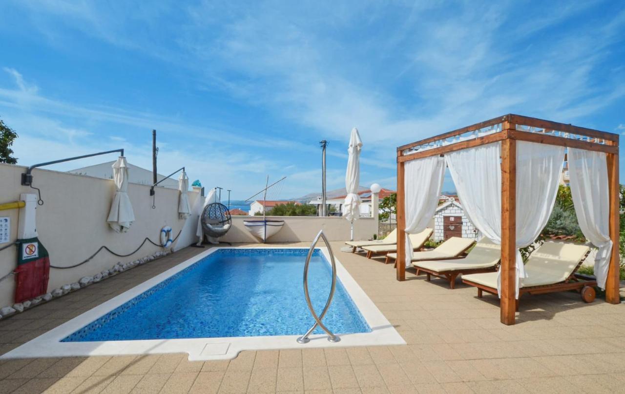 Apartments Santo Trogir - Okrug Gornji Eksteriør billede