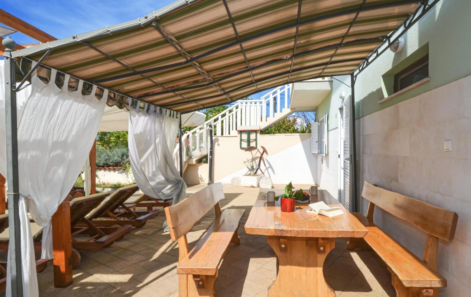 Apartments Santo Trogir - Okrug Gornji Eksteriør billede