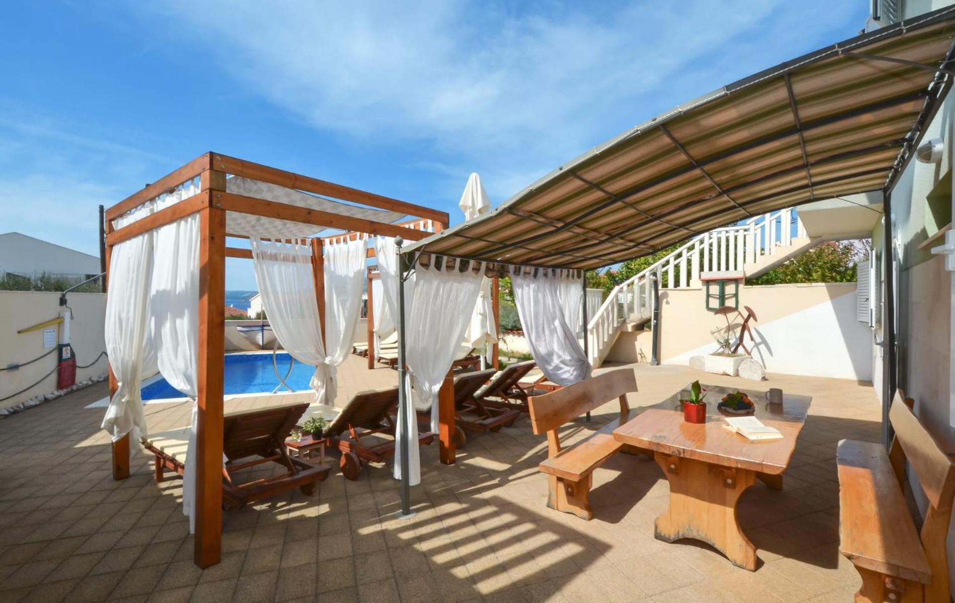 Apartments Santo Trogir - Okrug Gornji Eksteriør billede