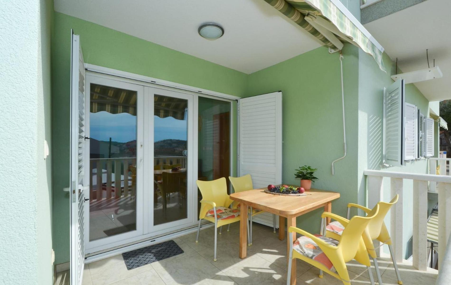 Apartments Santo Trogir - Okrug Gornji Eksteriør billede